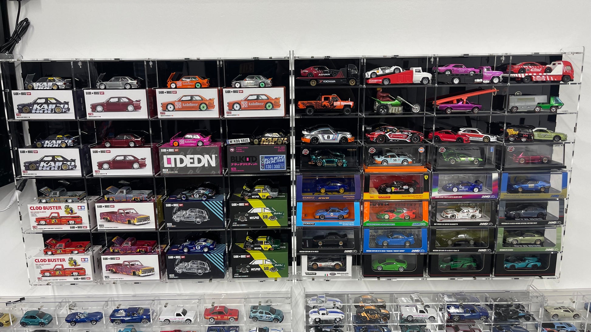 32 Slot Acrylic Wall Display (AD-32) -  Shop now at Diamond Protector