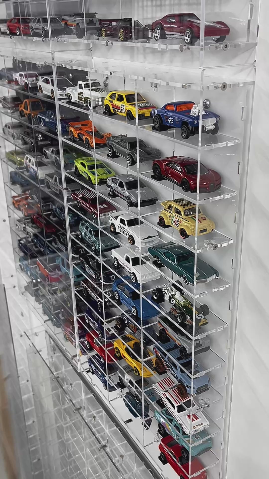 30 Loose Car Wall Mount Display